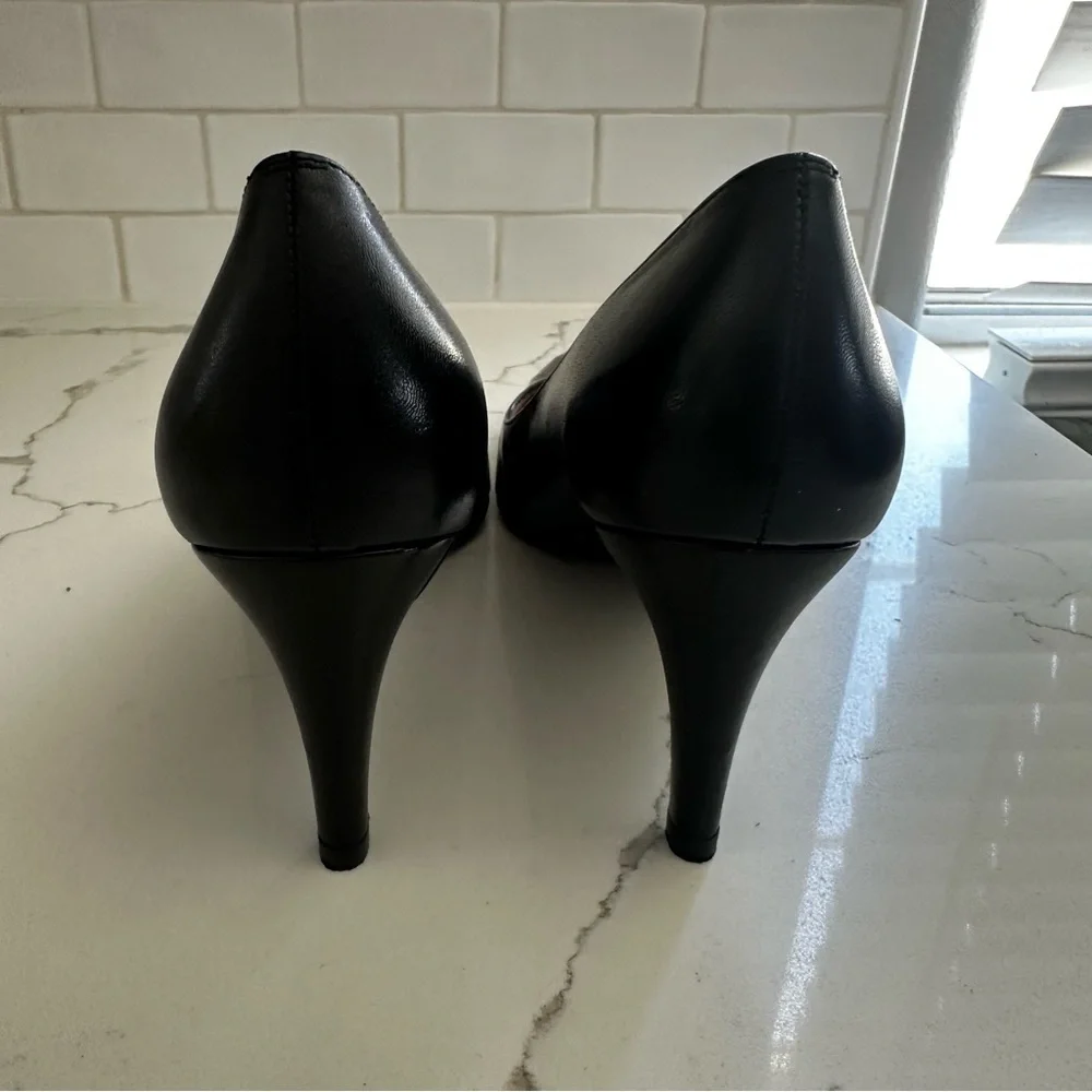 Stuart Weitzman Black Pointed Leather Heels